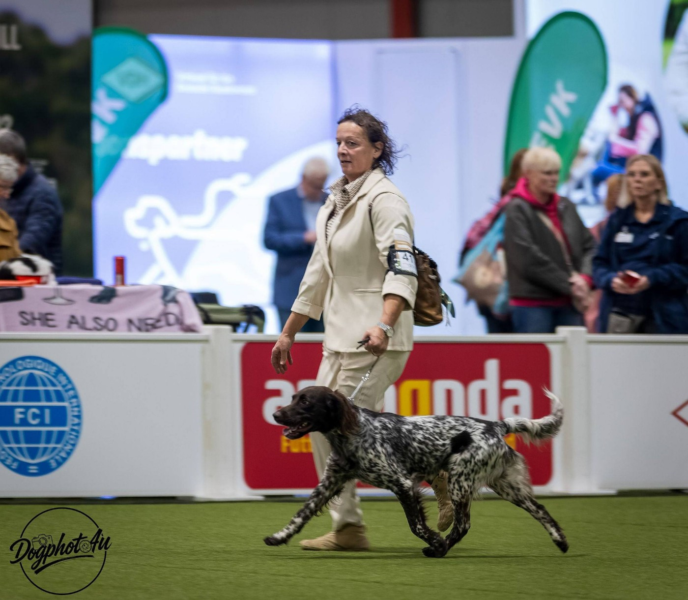 UN GRAND MERCI A JOELLE MAGNEE