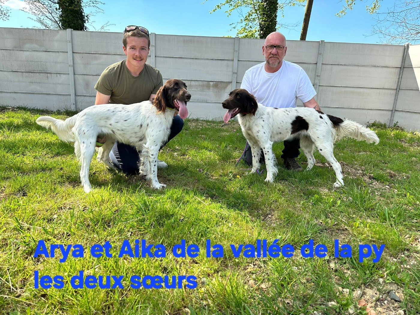 De La Vallée De La Py - Reçu une photo des deux soeurs 14 mois plus tard Merci pour la photo